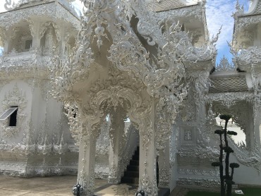 Baltoji šventykla Wat Rong Khun Tailandas 0